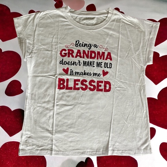 Shein White Grandma T-Shirt Red Lettering Size Large Rolled Cuff Batwing Sleeves - Picture 1 of 9